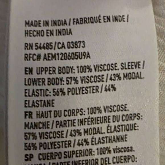 American Eagle Elegant Cream Peplum Bottom Women's Top - Picture 14 of 14